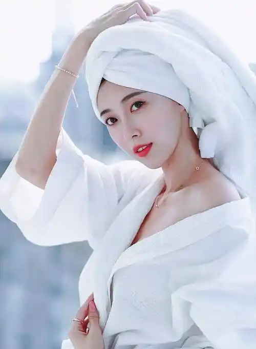 中国女排最新集训花絮公布 接应位置有亮点 主帅赵勇全面考察新人